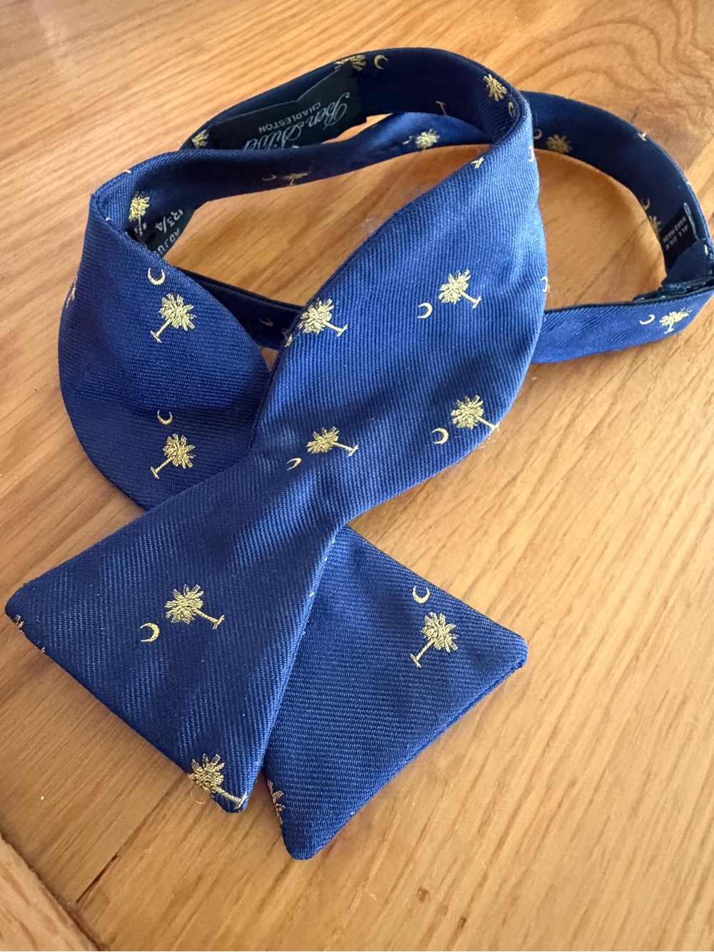 BEN SILVER 100% SILK BOW TIE SC PALMETTO TREE
